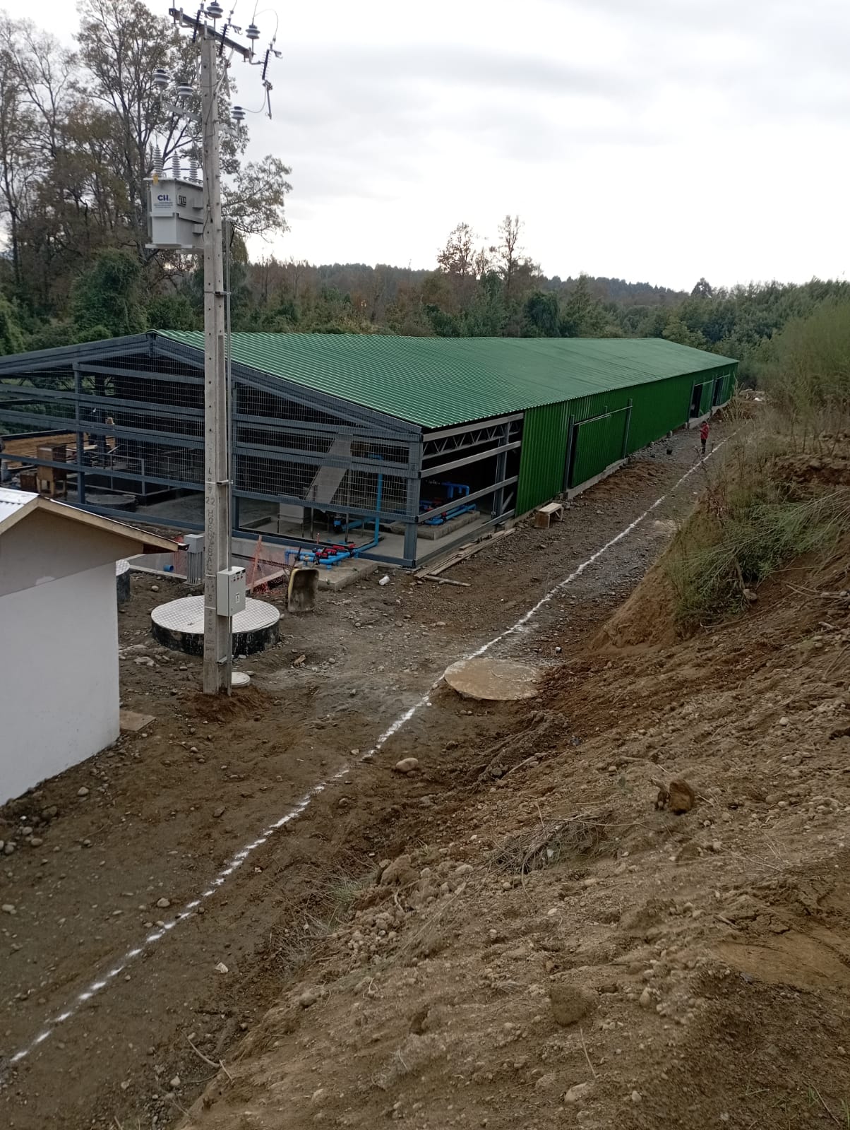 Obra en ejecución (galpón / estructura)