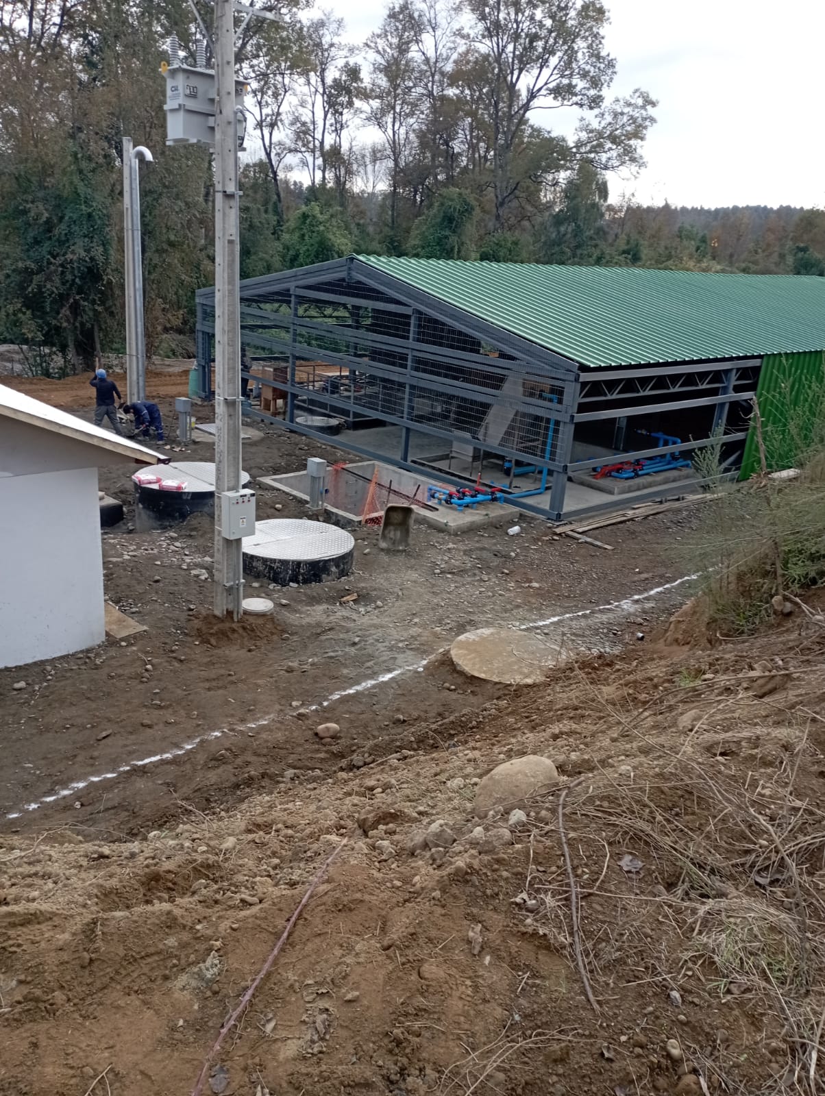 Obra en ejecución (galpón / estructura)